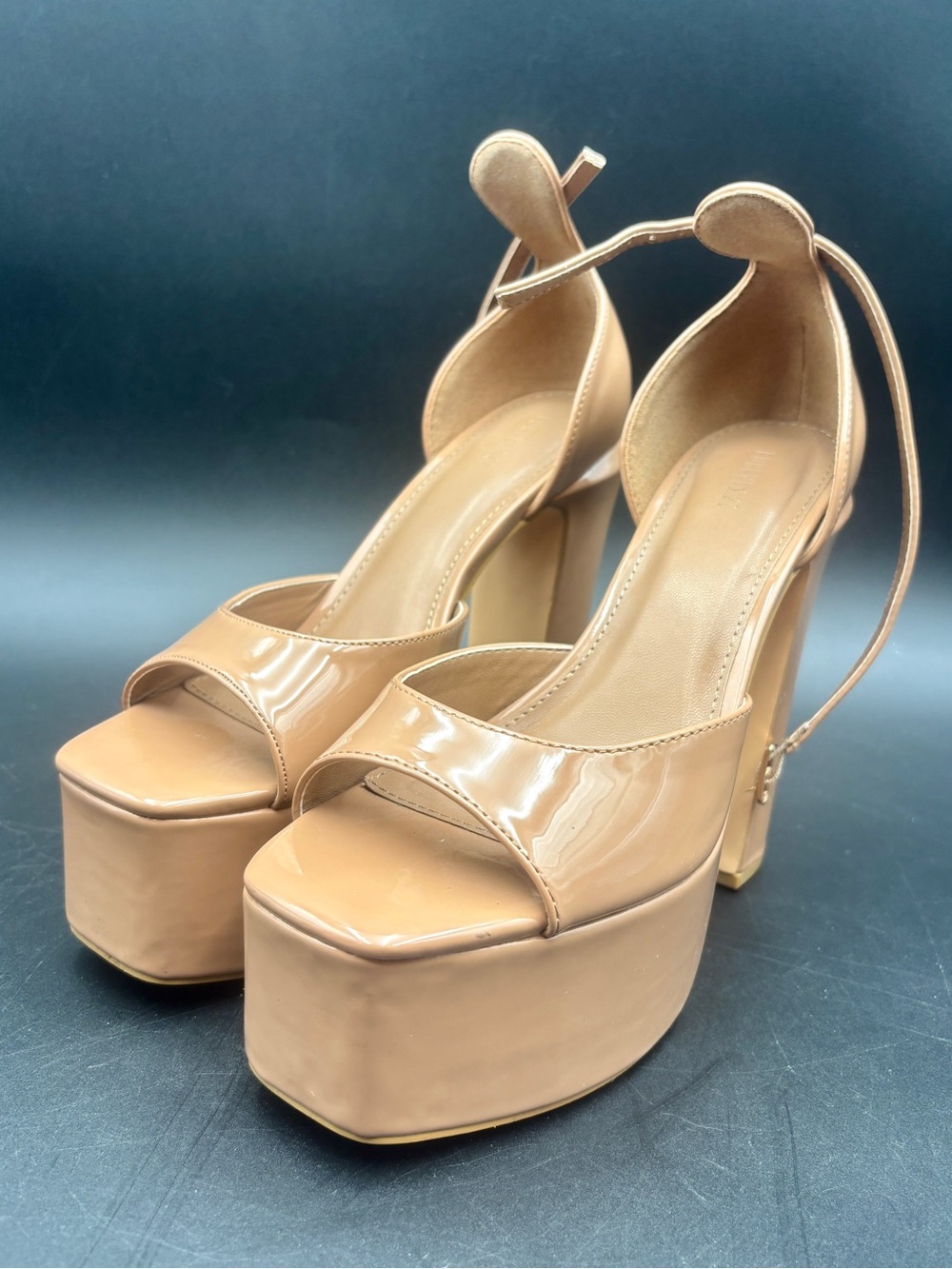 GUESS Selima Nude Patent Platform Sandals - Size 6